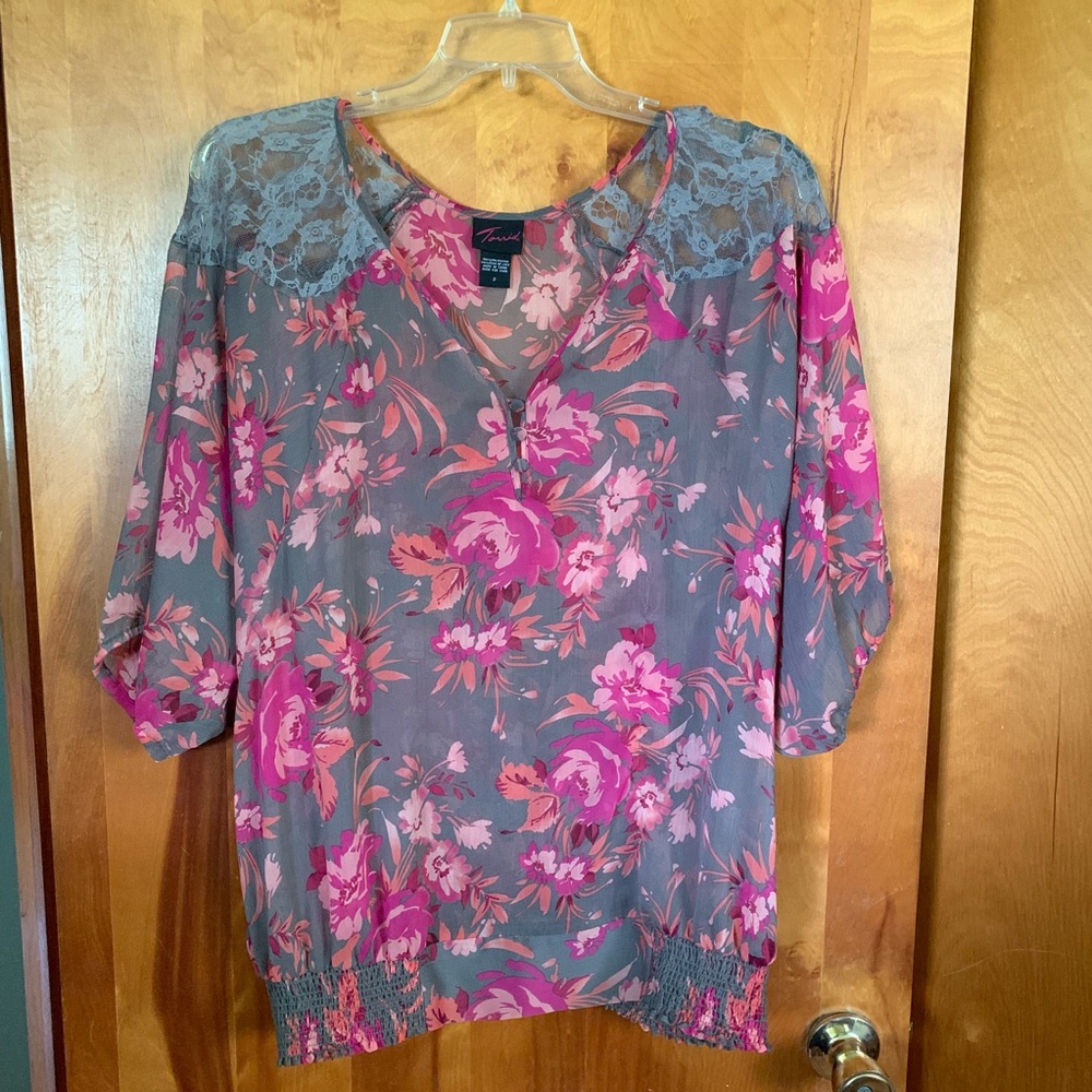 Torrid Floral & Lace Blouse Size 2